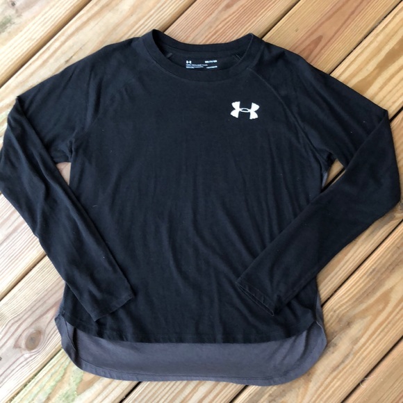 Under Armour Tops - Under Armour Heat Gear Rounded Hem Raglan Top